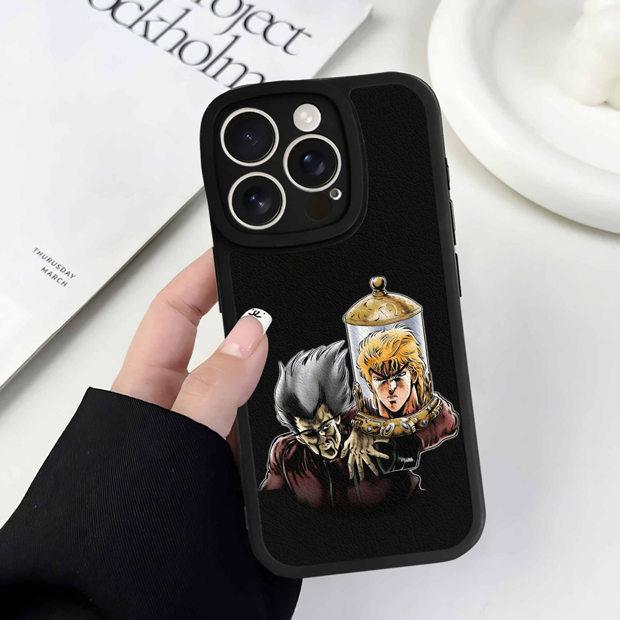 （画像用） ジョジョの奇妙な冒険 ディオ?ブランドー JoJo's Bizarre Adventure Dio Brando 【iPhone 16シリーズ対応】シリコンスマホケース（レザー調） 材質：シリコン